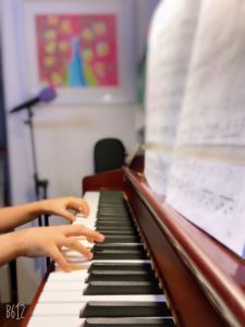 和光同尘的演奏视频