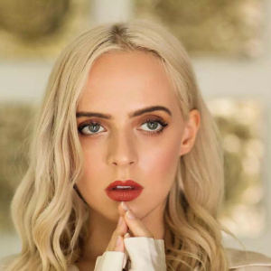 The Joker And The Queen的演奏视频