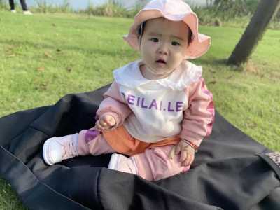 悬疑案件背景音乐的演奏视频