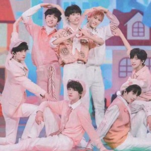 小猫和线球的演奏视频