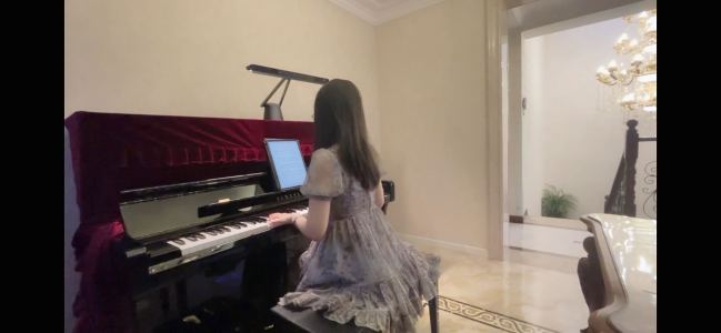 Summer的演奏视频