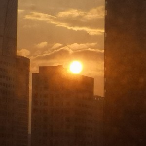 侧脸的演奏视频