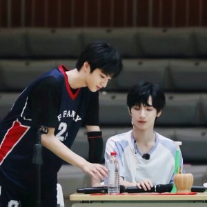 明天,你好的演奏视频