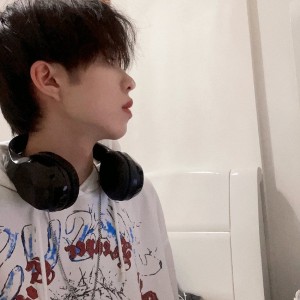 海阔天空的演奏视频