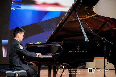 Summer的演奏视频