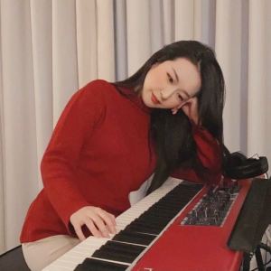 New Moon的演奏视频