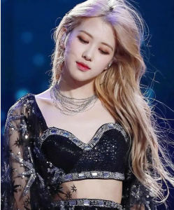 Rosé 🌷肉丝宝贝的钢琴谱