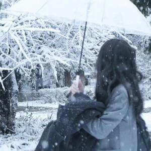Aaa冬雪情緒困雪-的鋼琴譜