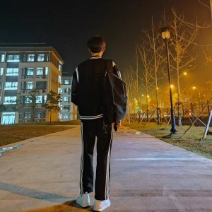 Childhood Memories的演奏视频