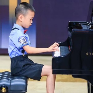 易小辰辰的钢琴谱