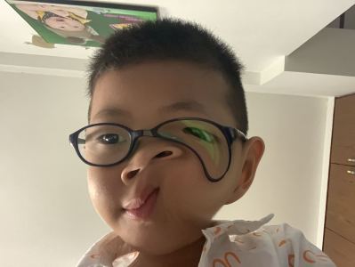 歪歪扭扭的搞笑程思睿的钢琴谱