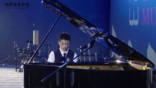 Golden Hour的演奏视频