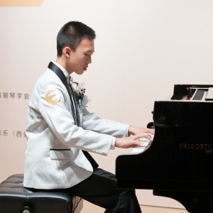 186****7065的钢琴谱