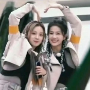 6级 1.第一组:F大调—d和声小调的演奏视频