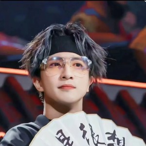 R.e拾柒柒柒的钢琴谱