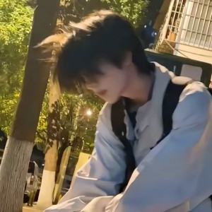 无言.^的钢琴谱