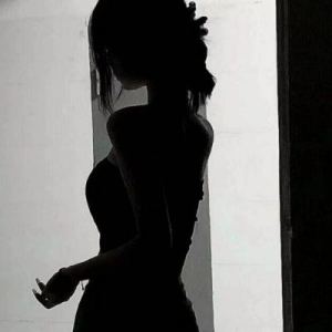 女王之首的钢琴谱