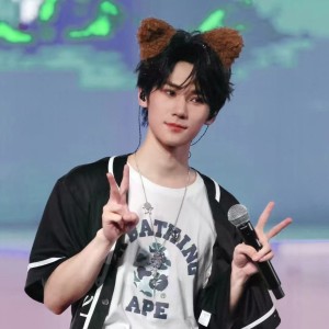 主推张真源,(爆米花和奶啵啵)的个人空间