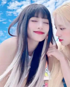 Tsuki（有闺混原耽、kpop）♬的钢琴谱