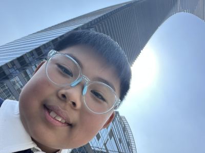 热爱钢琴的小男孩的个人空间