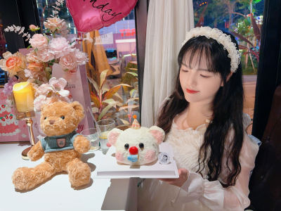 弹钢琴的李老师的个人空间