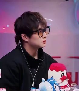 Vivian的钢琴谱