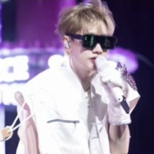 ♥陌§Silence泷💫的钢琴谱