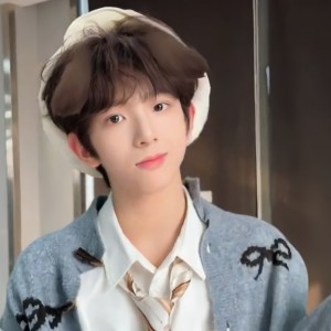 铭^天不想上学.的钢琴谱