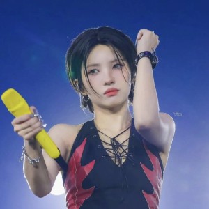 大概就是KPOP万岁的钢琴谱