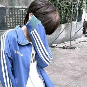 情緒充滿黑夜的鋼琴譜