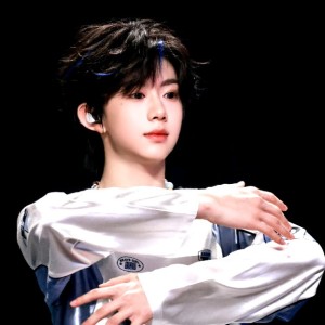 英馒顺哼☆℡的钢琴谱