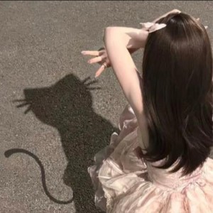 至泪水在手心搁浅的钢琴谱