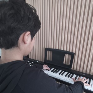 183****8757的钢琴谱