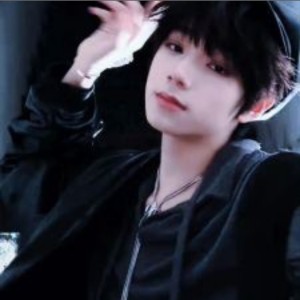 橹橹Lumos的钢琴谱