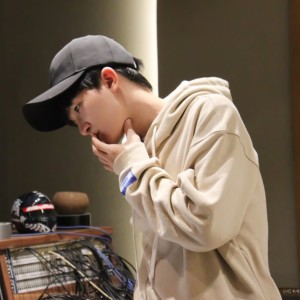 Charlⅰe.z等晴天的钢琴谱