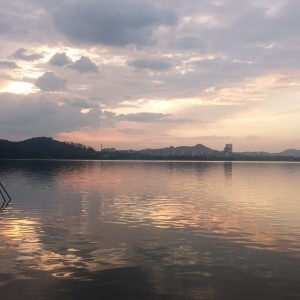 日落的光的钢琴谱