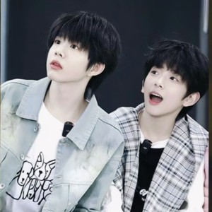 肘的C米.灬&HM的钢琴谱