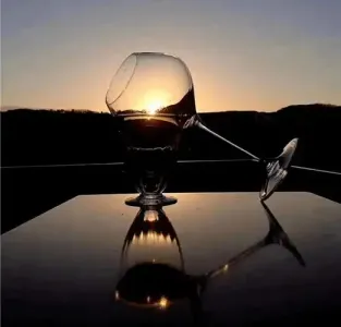 空荡的酒杯-钢琴谱