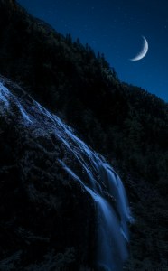 月亮照山川-钢琴谱