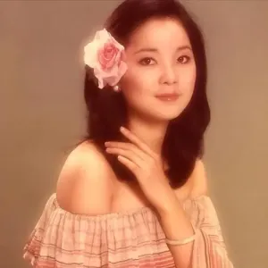 何日君再来(萨克斯版）-钢琴谱