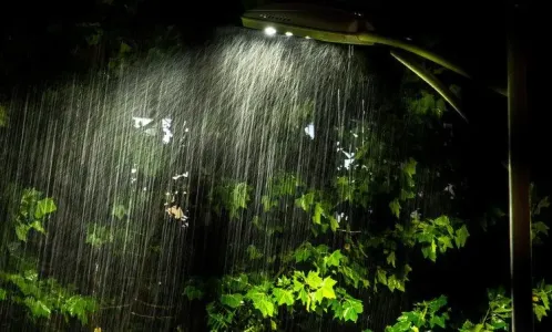 朦胧夜雨里-钢琴谱