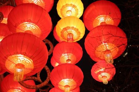 吉祥的灯火-钢琴谱