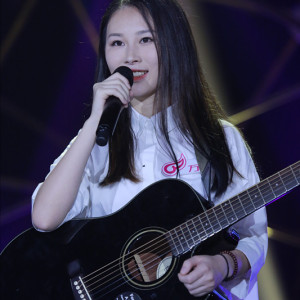 女王蜂火炎电吉他谱