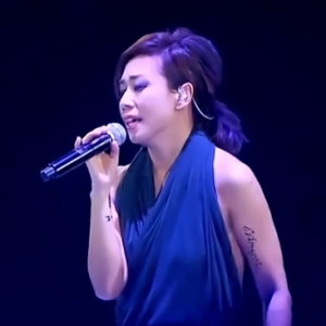 酷音小伟吉他谱走在冷风中