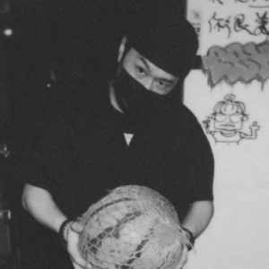 性价比超高《中间人》原调