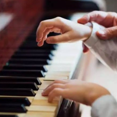 钢琴手指基本练习 (五指变奏练习1)钢琴简谱 数字双手