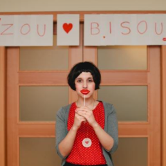 Zou Bisou, Bisou