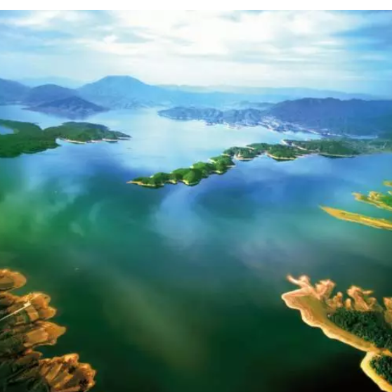 美丽富饶的松花湖