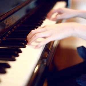 少女的祈祷钢琴简谱 数字双手