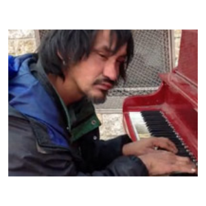 Man On The Street Plays Beautifully钢琴简谱 数字双手